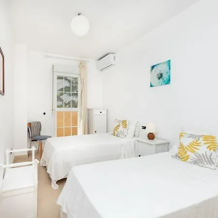 Beachfront 2 Bedroom On Beach! Rdr351 * Marbella