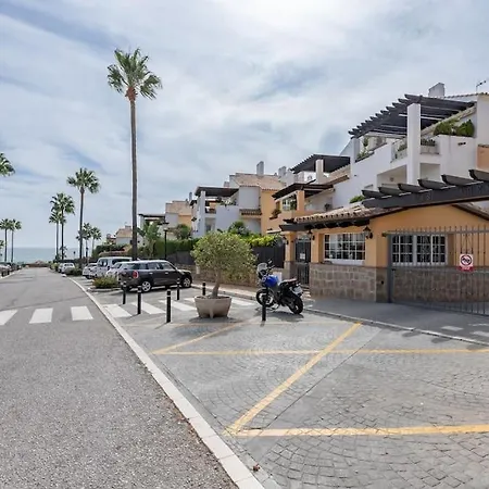 Beachfront 2 Bedroom On Beach! Rdr351 Marbella