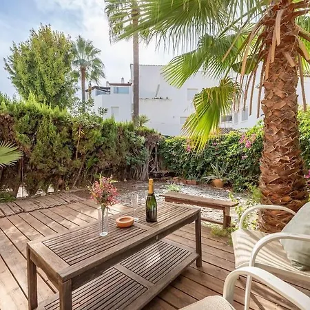 Апартаменти Beachfront 2 Bedroom On Beach! Rdr351 *