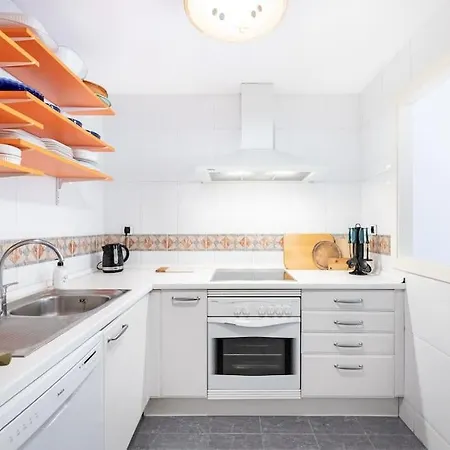 Beachfront 2 Bedroom On Beach! Rdr351