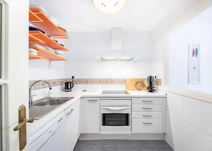 Beachfront 2 Bedroom On Beach! Rdr351